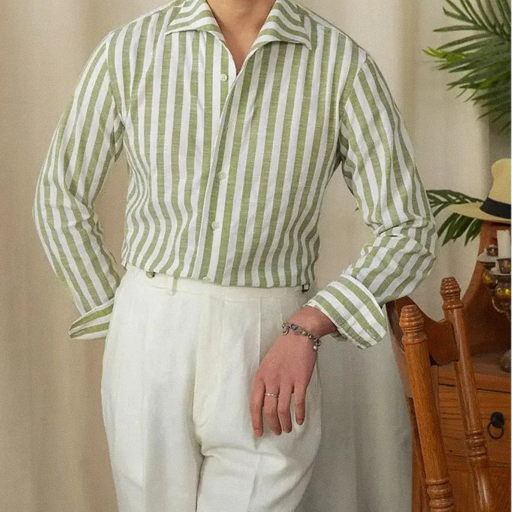 Camisa Social Masculina Listrada Romenzi RZ089, peça sofisticada com tecido de algodão e poliéster, ideal para looks formais e casuais.