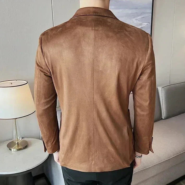Blazer Masculino Atlas Romenzi RZ927 em detalhe, blazer clássico em materiais de alta qualidade que oferece conforto, durabilidade e estilo sofisticado.