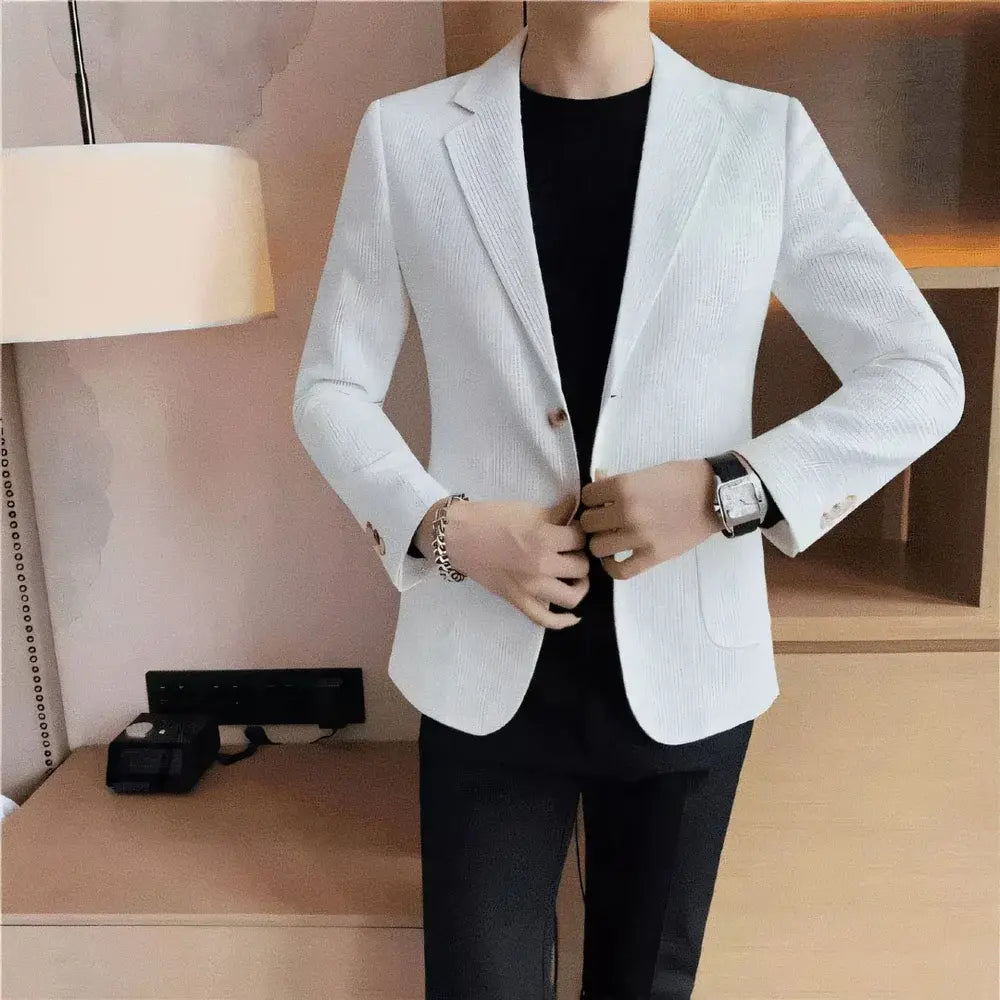 Blazer Masculino Romenzi Noble RZ051, feito com fibra de algodão egípcio de alta qualidade, perfeito para um estilo elegante e sofisticado.