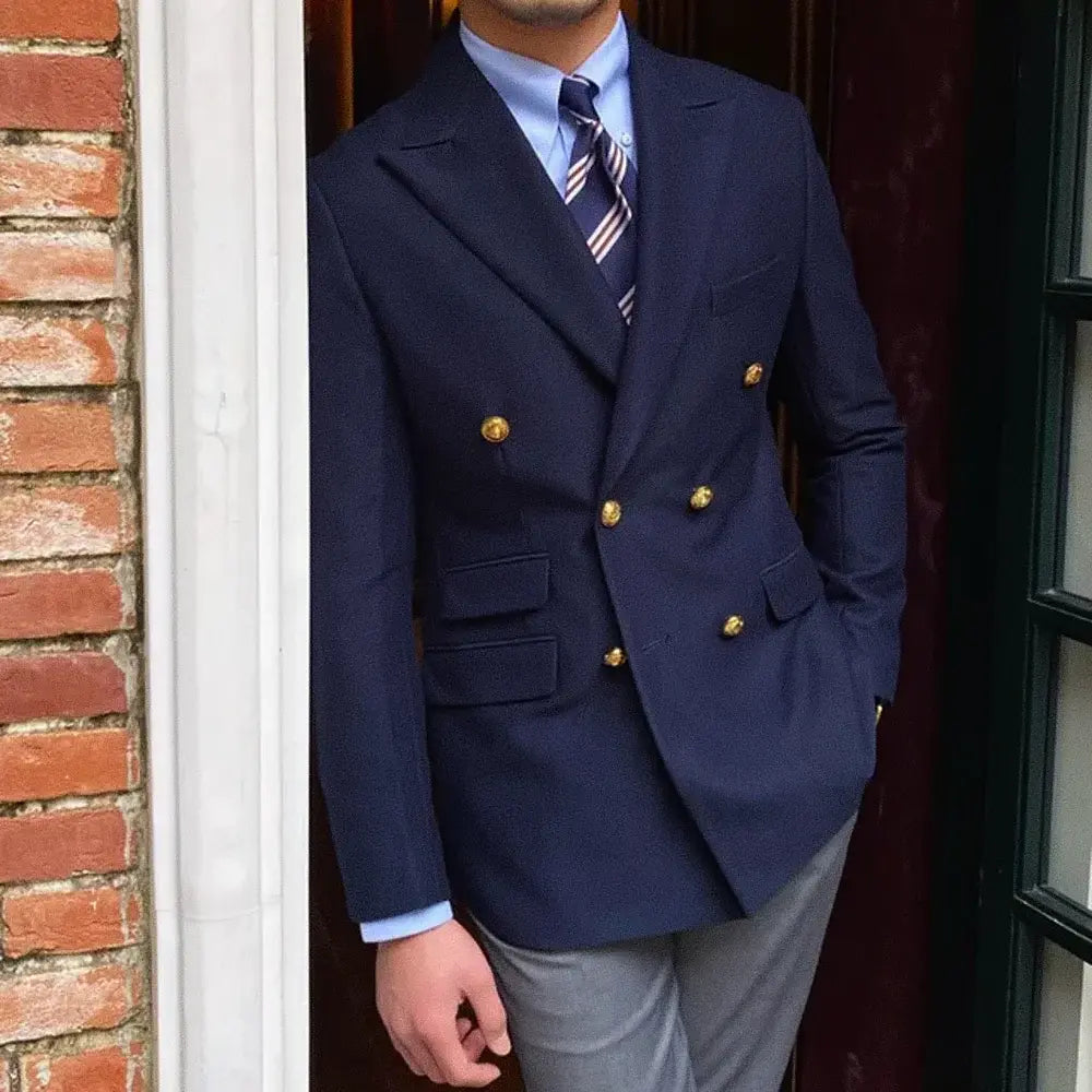 Blazer Masculino Transpassado Romenzi RZ062 com abotoamento duplo, em Ecomicrofibra Easeleaf 01, perfeito para eventos especiais.