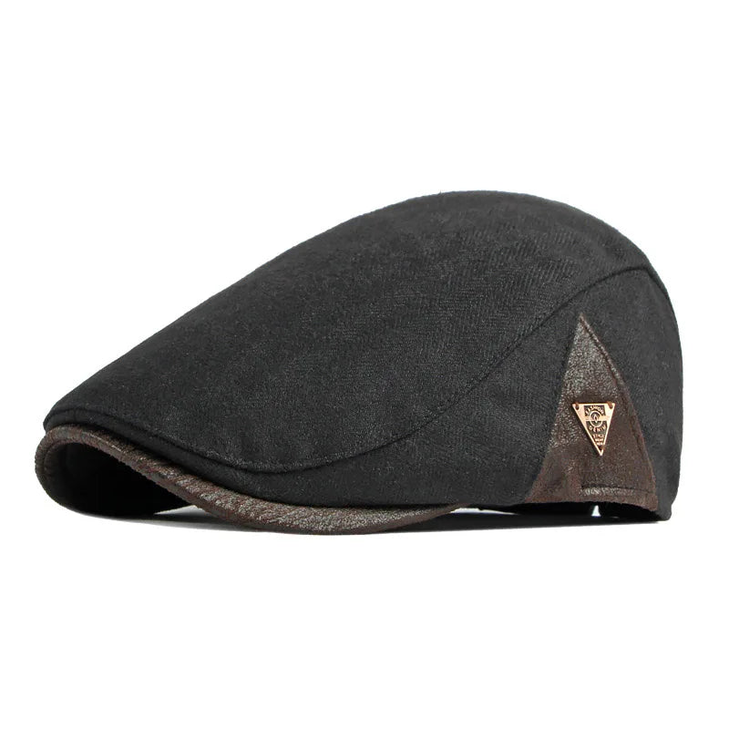 Boina Masculina Cabbie Retrô Romenzi RZ274 com design clássico, confeccionada em algodão e poliéster, tamanho ajustável e cores versáteis.