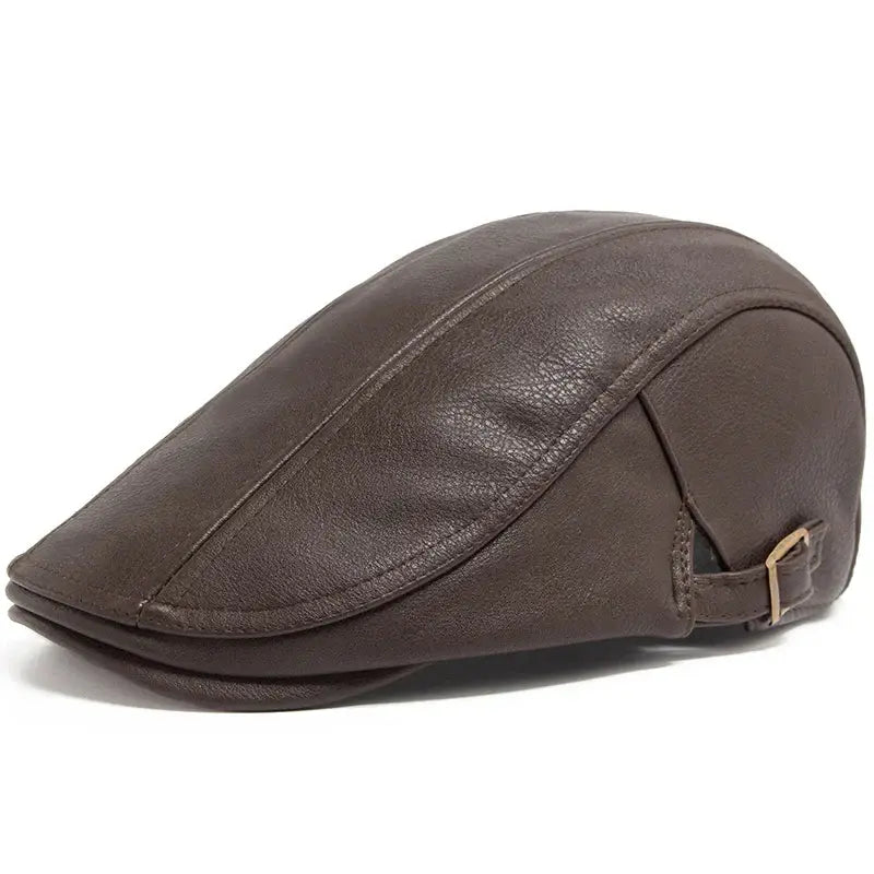 Boina Masculina de Couro British Romenzi RZ271 com design britânico, confeccionada em couro premium, ajuste ergonômico e cores cáqui, marrom, grafite e preta.