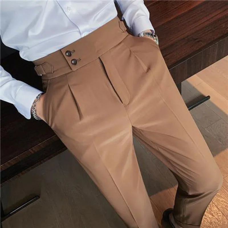 Calça de Alfaiataria Masculina Romenzi RZ256 com design clássico e tecido premium. Conforto e estilo refinado para eventos e ambientes profissionais.