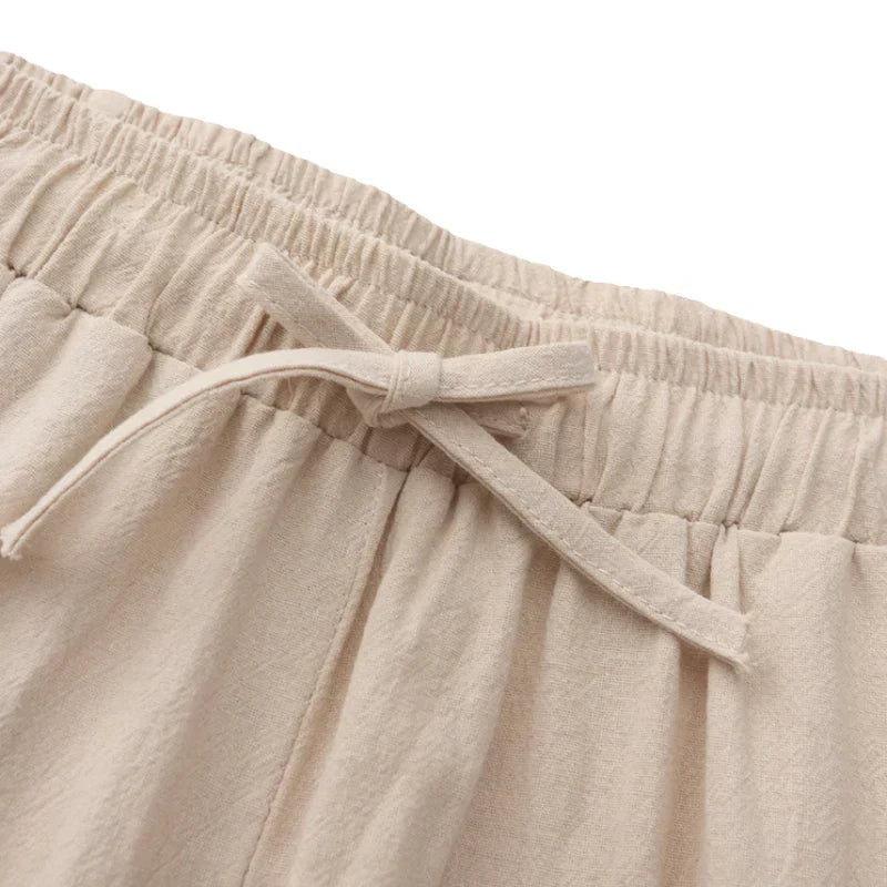 Calça de Linho Masculina Romenzi RZ565 em detalhe, peça sofisticada em linho leve premium, ideal para looks casuais ou elegantes em eventos diurnos.