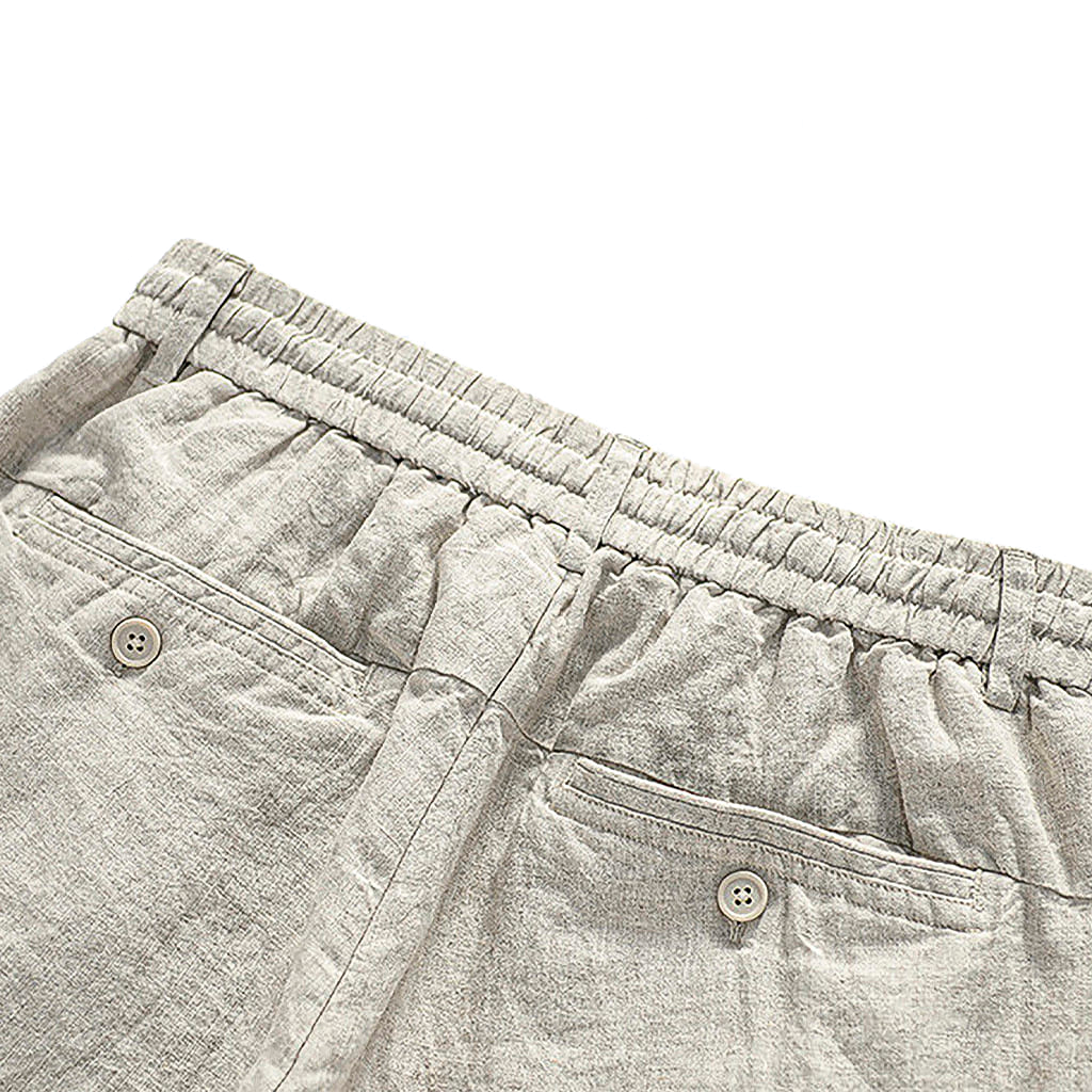 Calça de Linho Masculina Romenzi RZ566 em detalhe, peça leve e sofisticada em linho premium, ideal para looks casuais ou formais nos dias quentes.