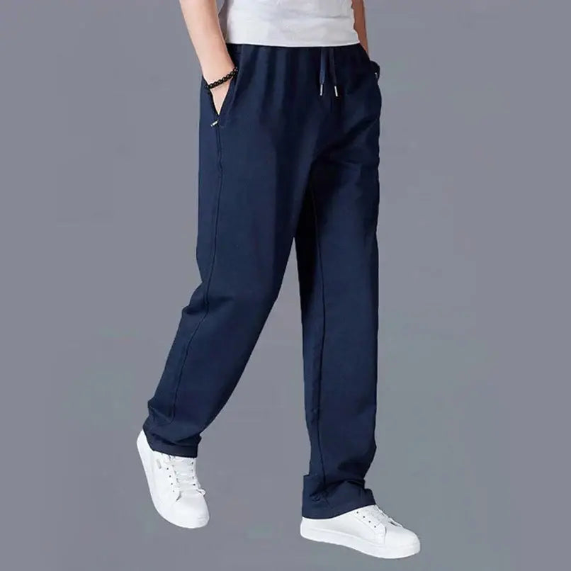 Calça de Moletom Masculina Romenzi RZ003 com design elegante e conforto superior, perfeita para visuais casuais e sofisticados.