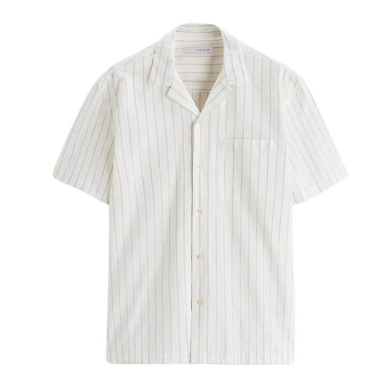 Camisa de Linho Masculina Romenzi Listrada RZ800 em detalhe, modelo leve em linho premium com listras modernas que oferece estilo casual e conforto.