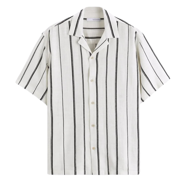 Camisa de Linho Masculina Romenzi Listrada RZ800 em detalhe, modelo leve em linho premium com listras modernas que oferece estilo casual e conforto.