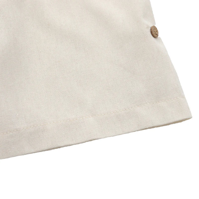 A Camisa de Linho Masculina Romenzi Medelín RZ794 oferece frescor, elegância e versatilidade em linho premium, ideal para ocasiões casuais e eventos formais.