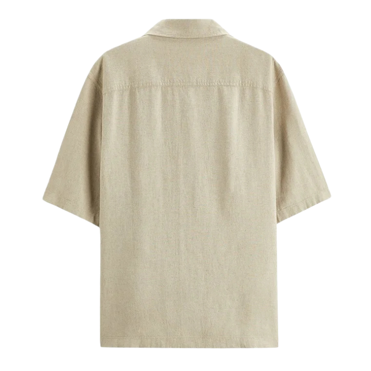 Camisa de Linho Masculina Romenzi Relaxed Fit RZ802 em detalhe, peça em linho ecológico e viscose com modelagem ampla que garante conforto e estilo casual.