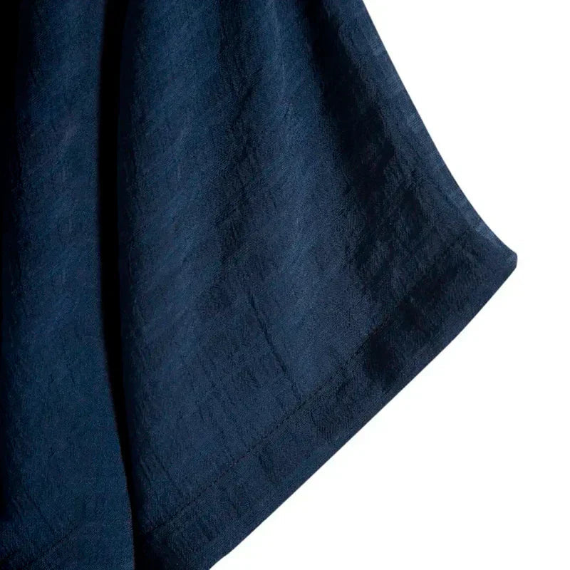Camisa de Linho Masculina Romenzi RZ798 em detalhe, peça leve e sofisticada em linho premium que garante respirabilidade, conforto e elegância atemporal.