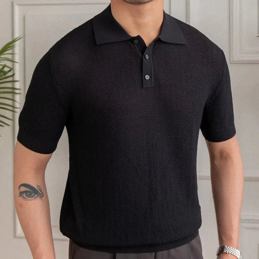 Camisa Polo Masculina Romenzi Barcelona RZ608 em destaque, peça sofisticada com caimento perfeito que oferece conforto, durabilidade e estilo elegante.