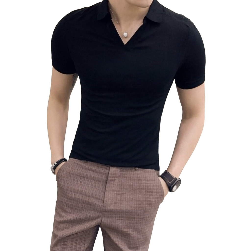 Camisa Polo Masculina Romenzi Berlim RZ609 em detalhe, peça sofisticada em algodão e poliéster que oferece conforto, respirabilidade e estilo versátil.