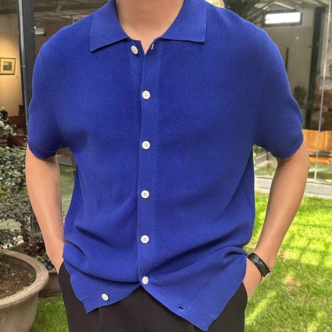 Camisa Polo Masculina Romenzi Estepona RZ616 em destaque, modelo sofisticado com caimento impecável que une conforto, praticidade e estilo elegante.