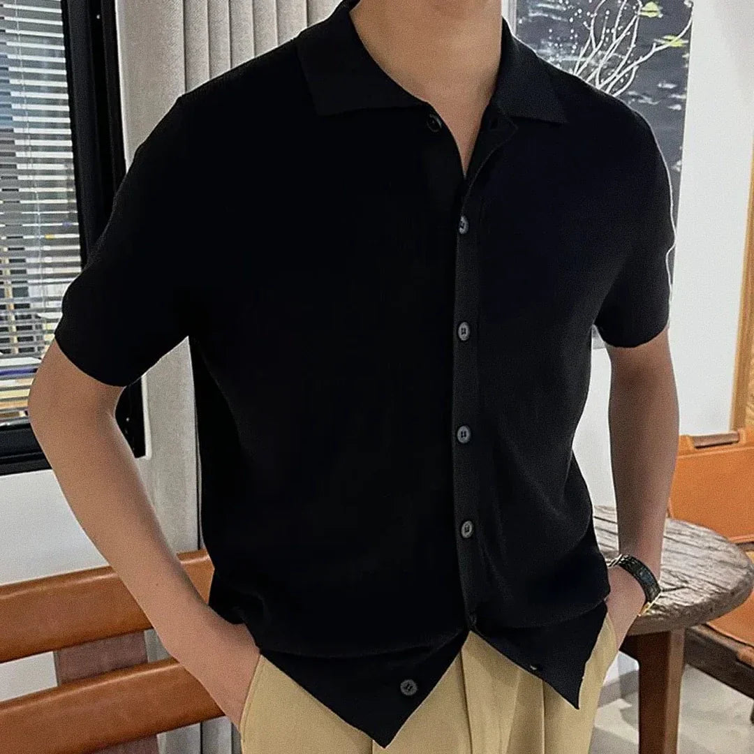 Camisa Polo Masculina Romenzi Estepona RZ616 em destaque, modelo sofisticado com caimento impecável que une conforto, praticidade e estilo elegante.