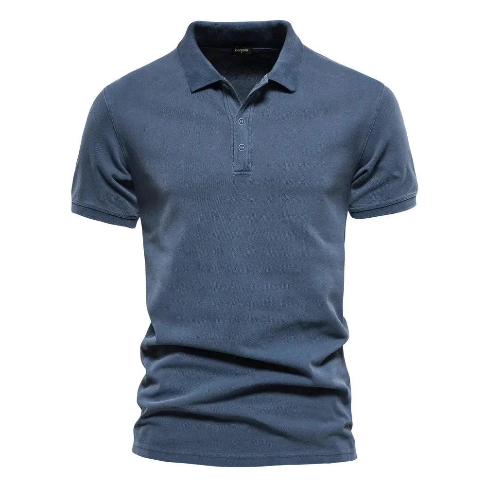 Camisa Polo Masculina Romenzi Executiva RZ606 em detalhe, polo sofisticada em materiais de alta qualidade que oferece conforto, elegância e durabilidade.