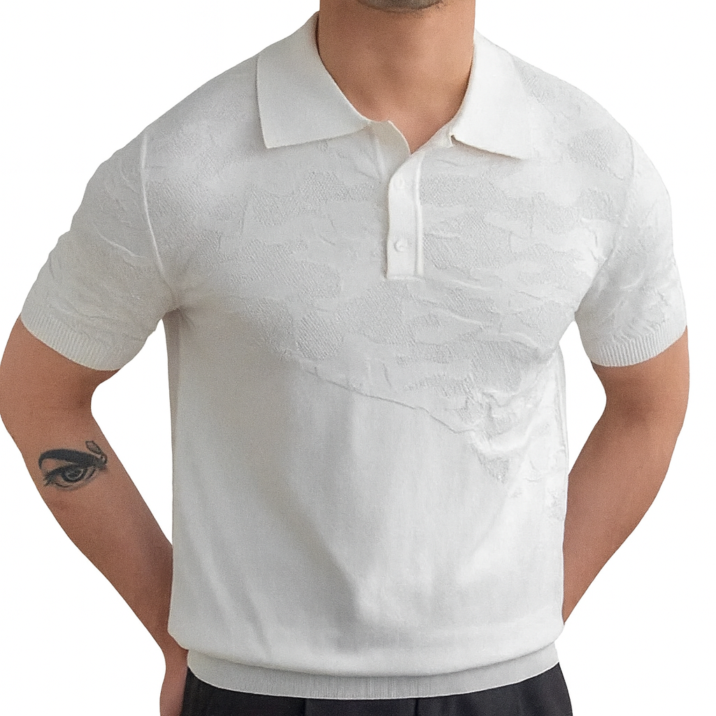 Camisa Polo Masculina Romenzi Girona RZ618 em detalhe, modelo elegante com design atemporal que oferece caimento perfeito, conforto e sofisticação.