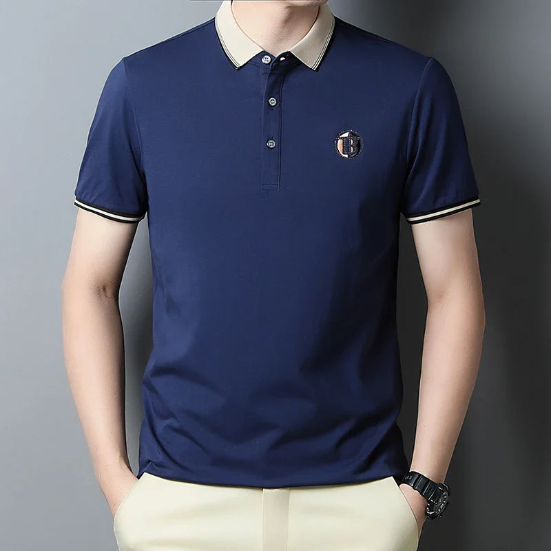Camisa Polo Masculina Romenzi Paris RZ082, feita em algodão e poliéster, com design clássico e sofisticado para diversas ocasiões.