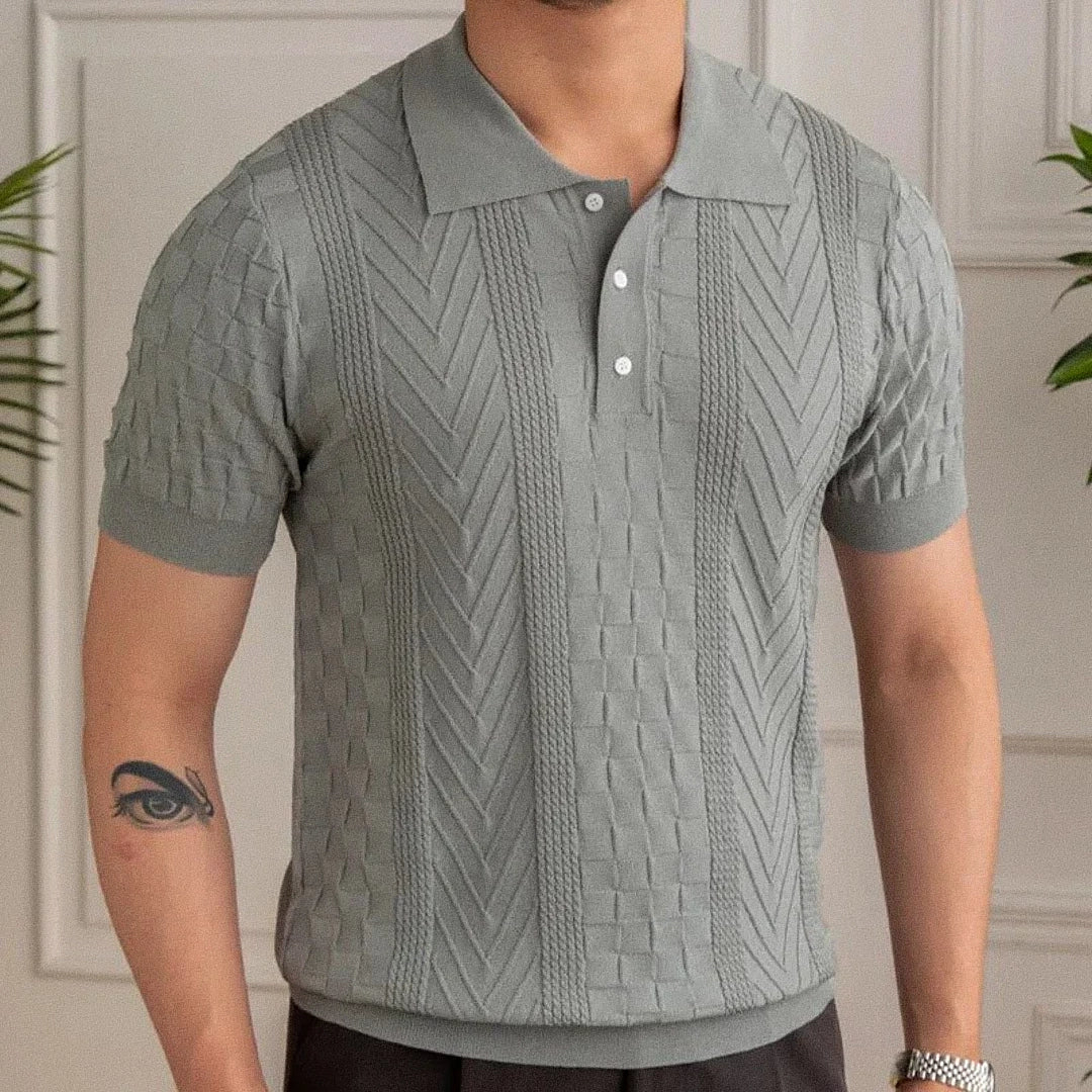 Camisa Polo Masculina Romenzi Valencia RZ631 em detalhe, polo sofisticada em materiais de alta qualidade que oferece conforto, durabilidade e estilo elegante.