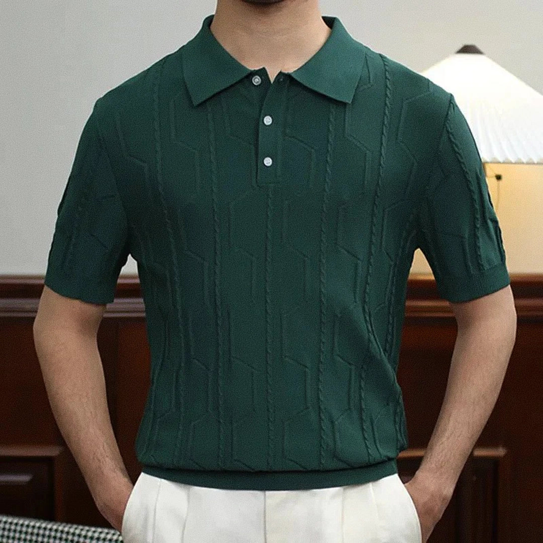 Camisa Polo Masculina Romenzi Zamora RZ634 em detalhe, polo sofisticada em materiais de alta qualidade que oferece conforto, durabilidade e estilo refinado.