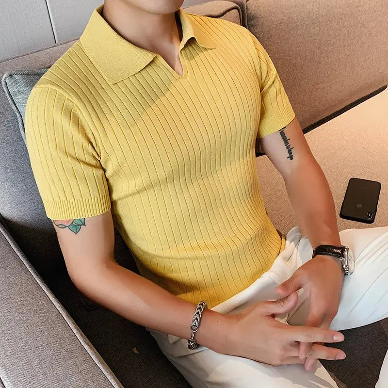 Camisa Polo Vintage Slim Romenzi RZ012 com manga curta, botões e poliéster, ideal para criar looks casuais e confortáveis.