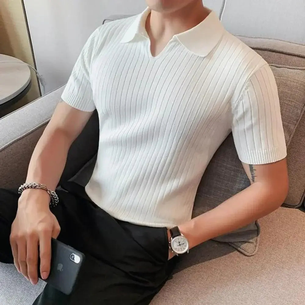 Camisa Polo Vintage Slim Romenzi RZ012 com manga curta, botões e poliéster, ideal para criar looks casuais e confortáveis.