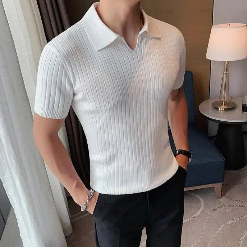 Camisa Polo Vintage Slim Romenzi RZ012 com manga curta, botões e poliéster, ideal para criar looks casuais e confortáveis.