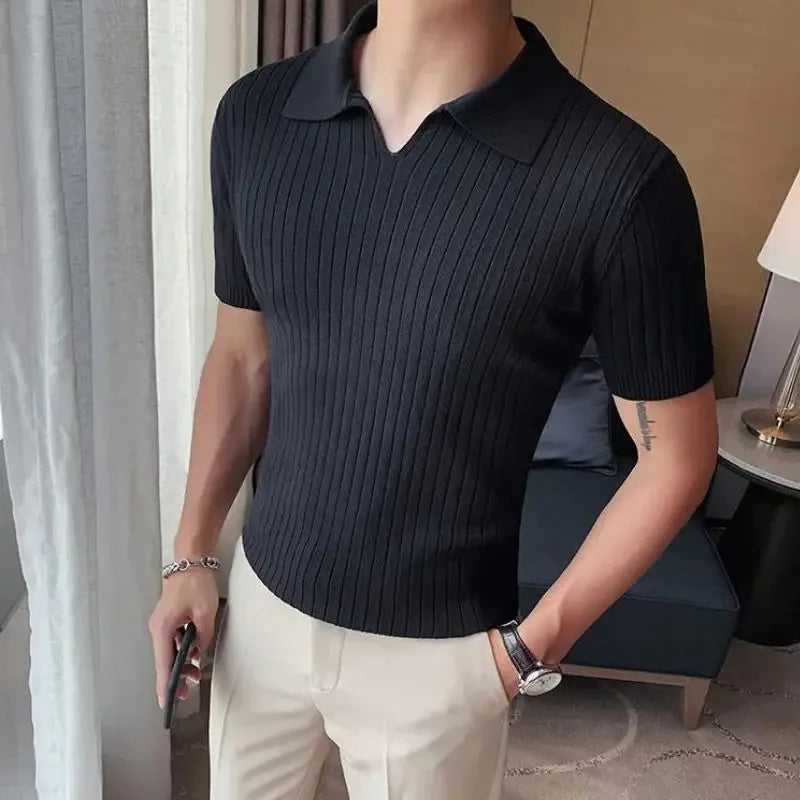 Camisa Polo Vintage Slim Romenzi RZ012 com manga curta, botões e poliéster, ideal para criar looks casuais e confortáveis.