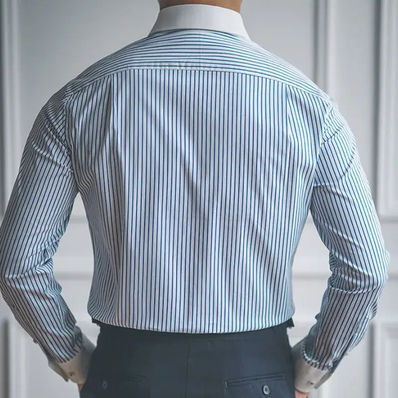 Camisa Social Listrada Romenzi RZ086, slim fit e tecido premium. Elegância, respirabilidade e durabilidade para compromissos profissionais e sociais.