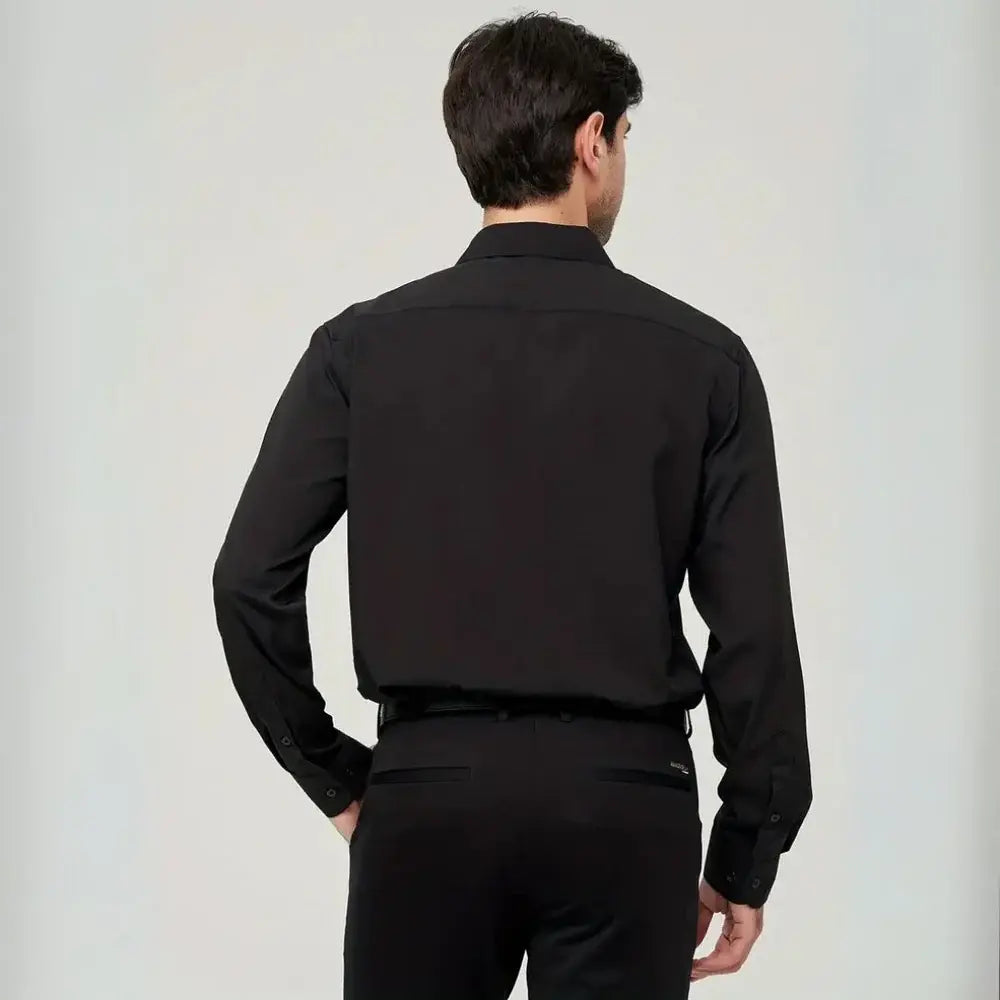 Camisa Social Masculina Romenzi RZ011 com design elegante e confortável, perfeita para o trabalho e eventos formais.