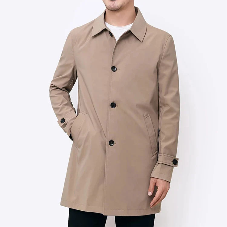 Casaco Longo Masculino Romenzi RZ133 com design clássico, tecido premium leve e macio, e decote polo, ideal para estilo e conforto em todas as ocasiões.