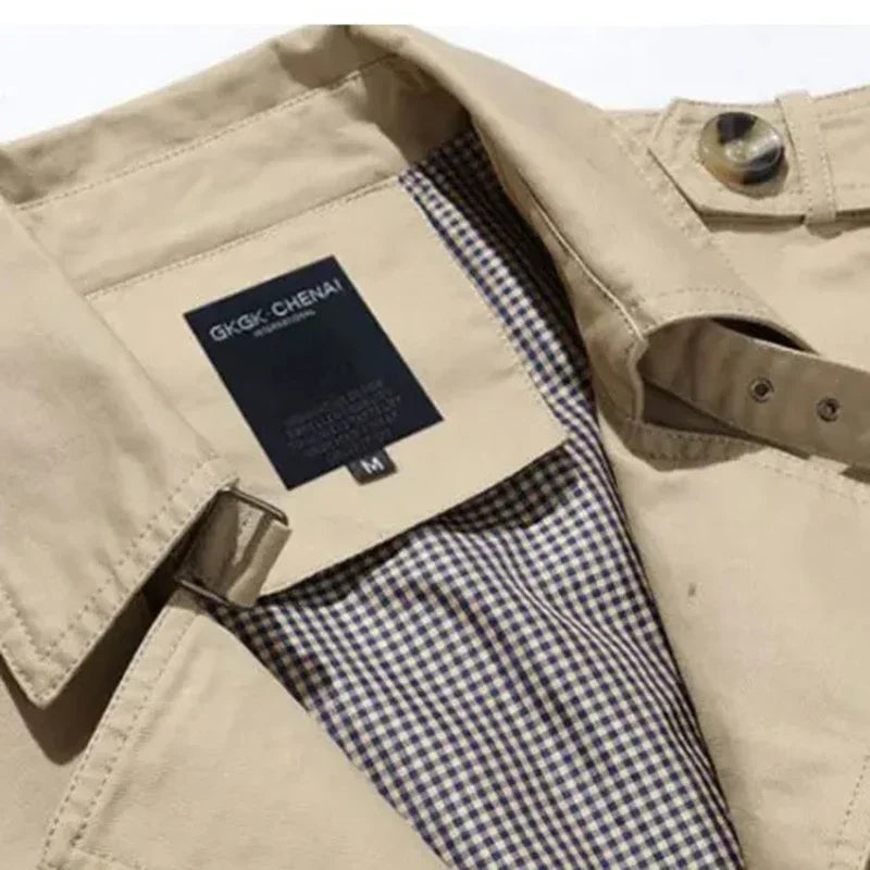 Casaco Masculino Casual Grife Romenzi RZ326, confeccionado com tecido premium, costuras reforçadas e design exclusivo para estilo e durabilidade.