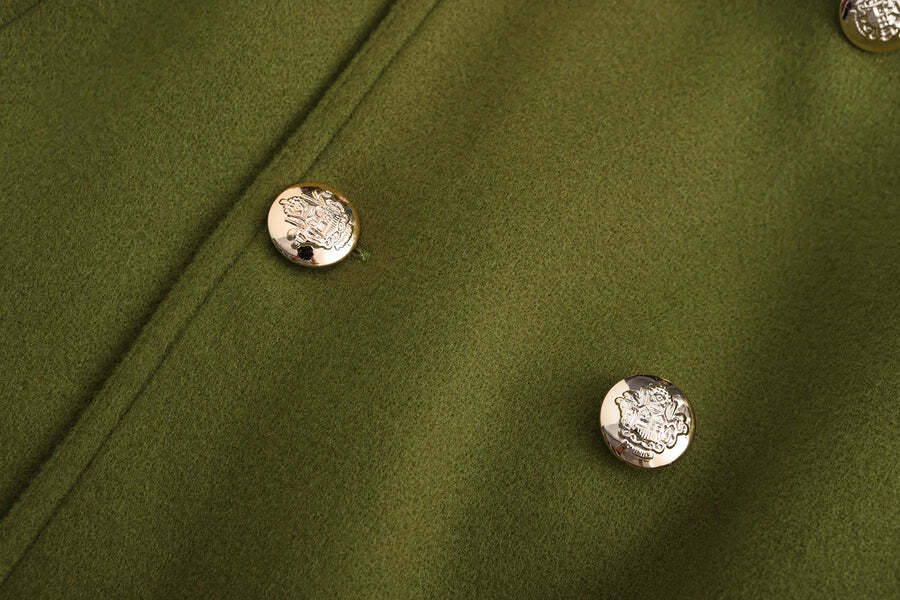 Casaco Transpassado Masculino Romenzi RZ144 em tecido leve e resistente, com design clássico e moderno, perfeito para ocasiões formais.