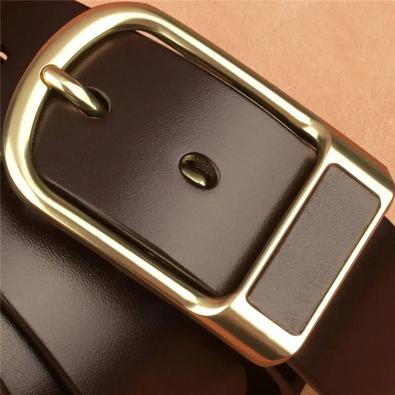 Cinto Masculino de Couro Romenzi Argos RZ469 com fivela metálica imponente e acabamento premium para homens que valorizam autenticidade e elegância