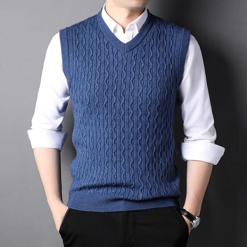 Colete Masculino de Suéter em Lã Romenzi RZ656 em detalhe, peça elegante e aconchegante em lã premium, ideal para looks casuais ou passeios ao ar livre.