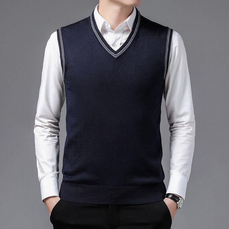 Colete Masculino Social Romenzi Essentials RZ662 em detalhe, peça social sofisticada e resistente, ideal para compor produções masculinas elegantes e formais.