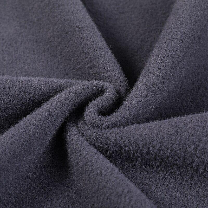 Colete Masculino Tricot de Lã Boston Romenzi RZ663 em detalhe, peça versátil em lã premium que une conforto, durabilidade e elegância em qualquer ocasião.