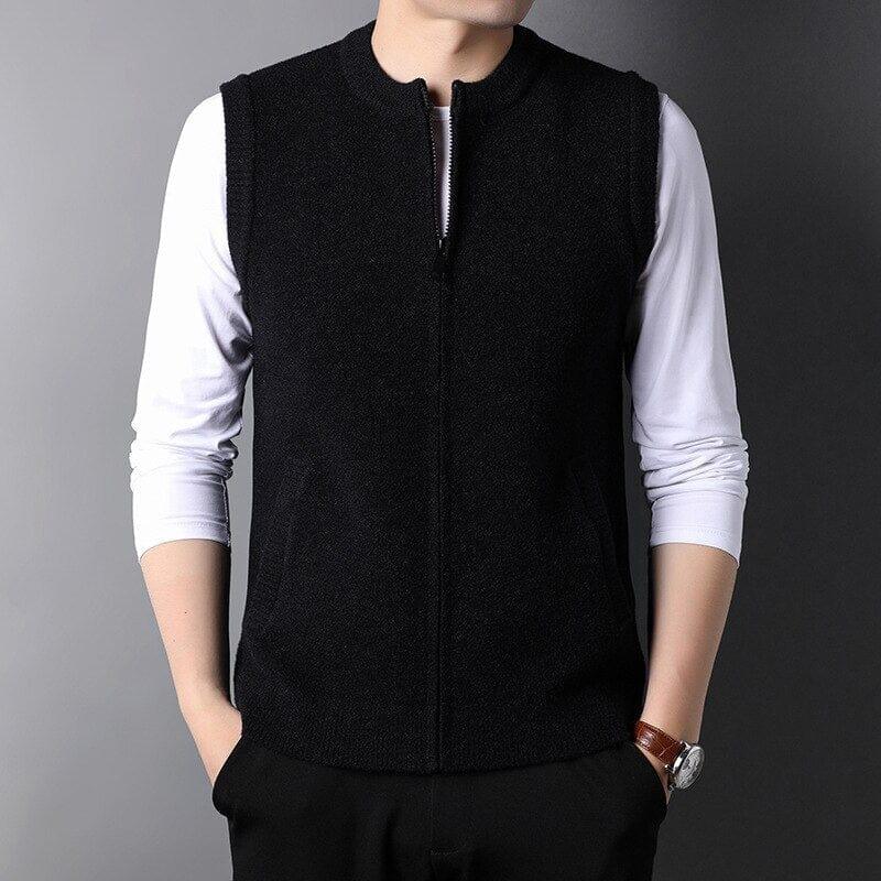 Colete Masculino Tricot de Lã Boston Romenzi RZ663 em detalhe, peça versátil em lã premium que une conforto, durabilidade e elegância em qualquer ocasião.