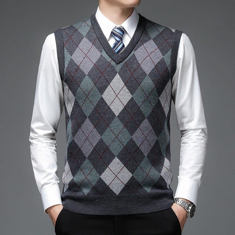 Colete Masculino Tricot Diamond Romenzi RZ665 em detalhe, peça sofisticada em tricot resistente e elegante, ideal para produções casuais ou sociais.