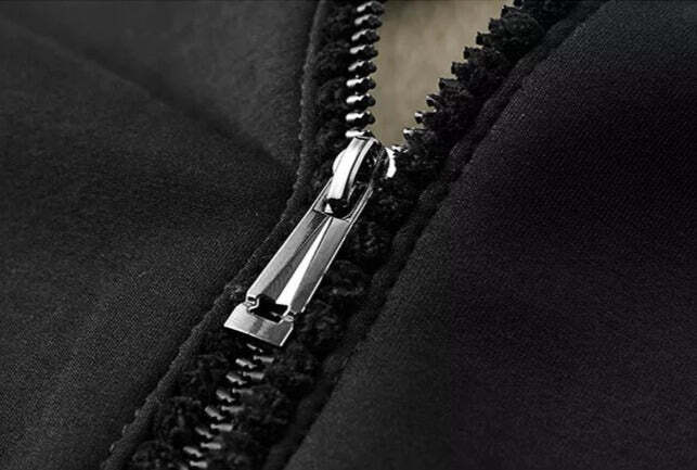 Conjunto Moletom Masculino Romenzi RZ101 com lã premium, design exclusivo e acabamento que oferece conforto e sofisticação para os dias frios.