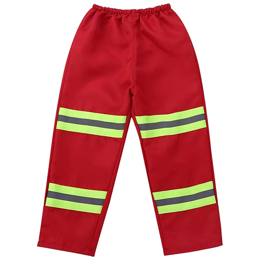 Fantasia Infantil Bombeiro Especial feita em poliéster, traje completo ideal para festas infantis e brincadeiras que estimulam a imaginação.