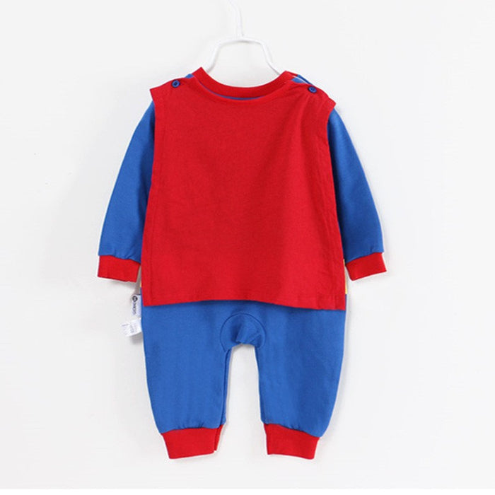 Fantasia Infantil Herói Azul e Vermelho com Capa feita em algodão, ideal para festas infantis e brincadeiras cheias de imaginação e aventura.
