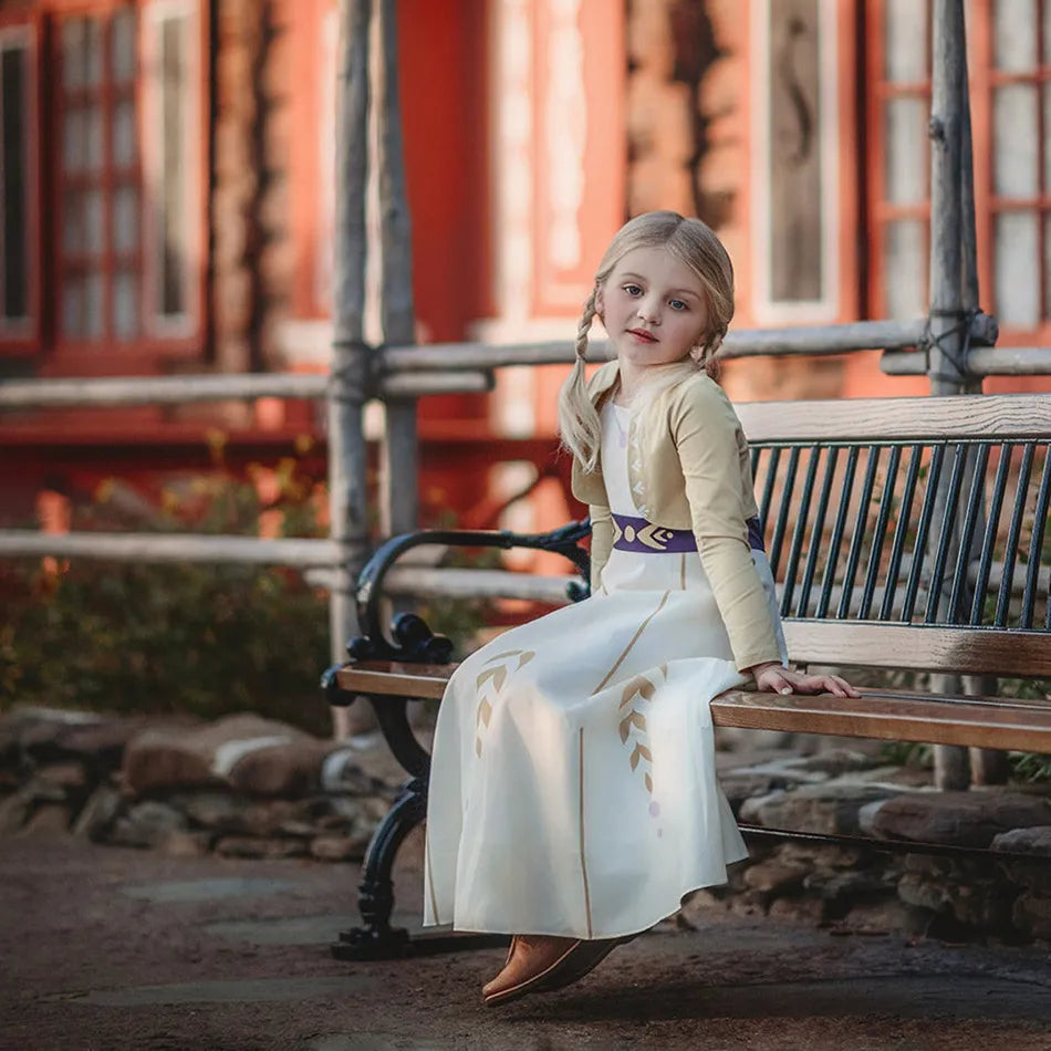 Fantasia Infantil Vestido Princesa Verde Encantada feita em poliéster, malha e algodão, ideal para festas infantis e brincadeiras cheias de imaginação.