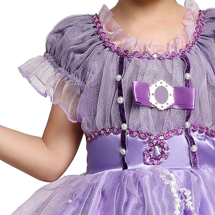 Fantasia Infantil Vestido Princesa Lilás Encantada com vestido, coroa, luvas e varinha, feita em algodão e poliéster, ideal para festas infantis.
