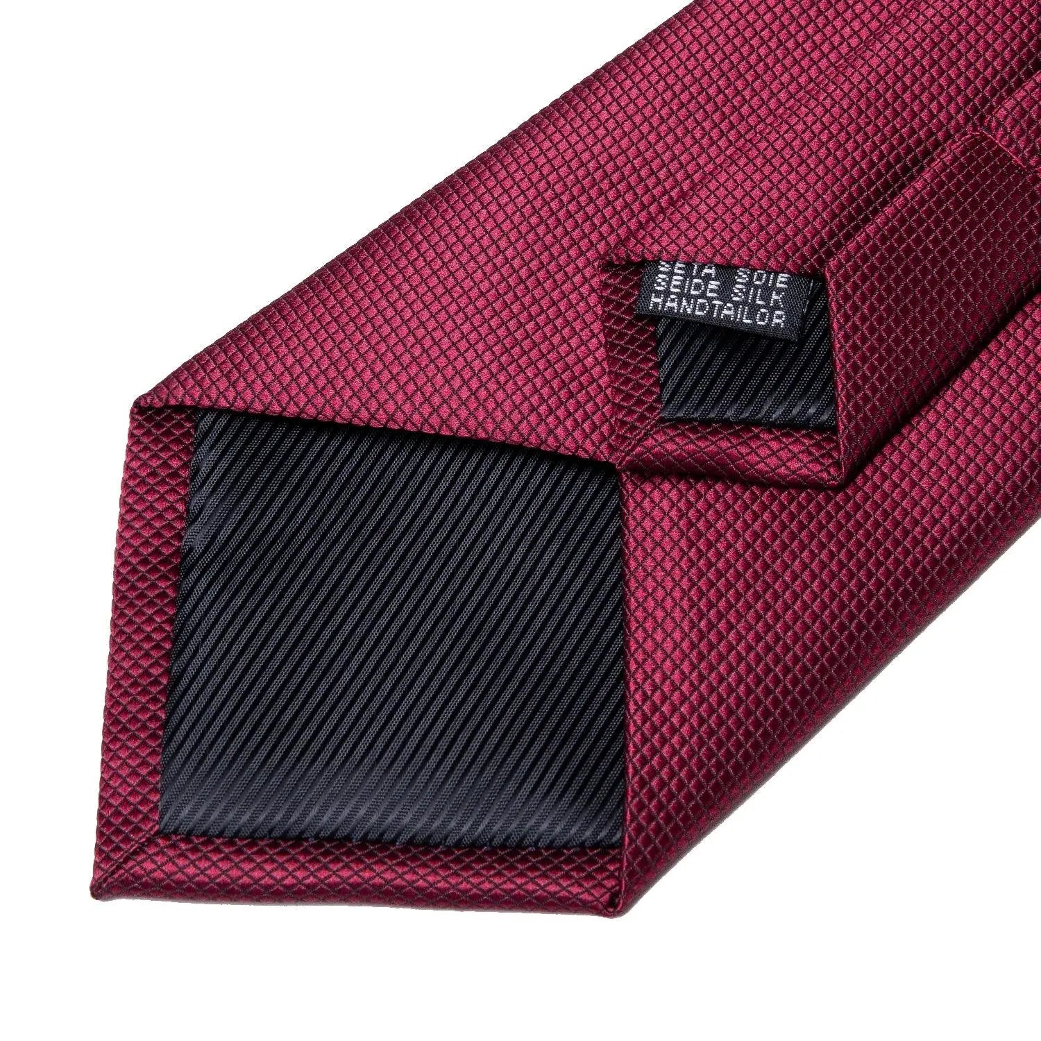 Gravata Romenzi Fortuna RZ451 com conjunto de broche e anel. Estilo refinado, toque acetinado e visual impactante para o homem moderno