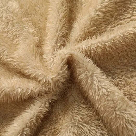 Jaqueta de Couro com Capuz Romenzi RZ155 com couro de alta qualidade, interior de veludo e capuz para funcionalidade e elegância refinada.