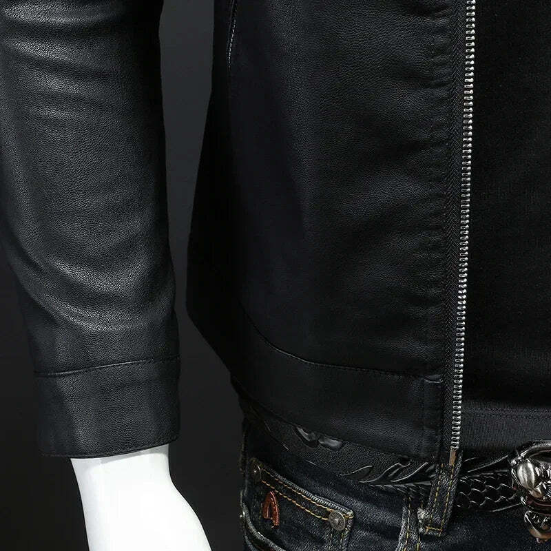 Jaqueta de Motociclista Masculina Romenzi RZ126 feita em poliéster resistente, com forro acolchoado, reforços de segurança e design moderno e estiloso.