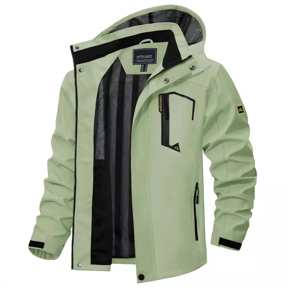 Jaqueta Impermeável Masculina Romenzi RZ323 feita com materiais impermeáveis e respiráveis, design ergonômico e moderno. Ideal para dias chuvosos e ao ar livre.