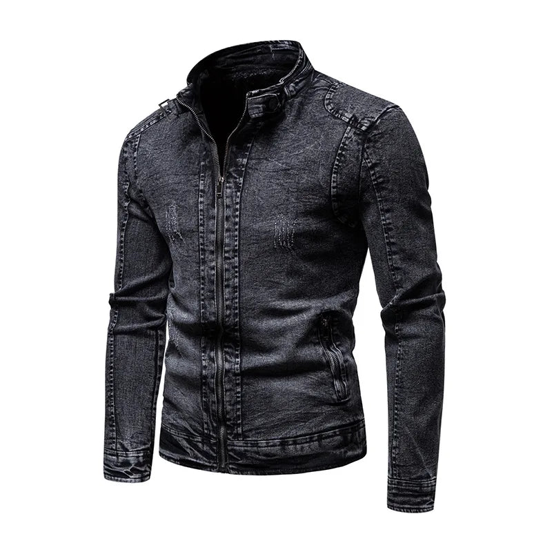 Jaqueta Jeans Masculina Romenzi City RZ247 com design contemporâneo, materiais premium e versatilidade. Perfeita para conforto e elegância em diversas ocasiões.