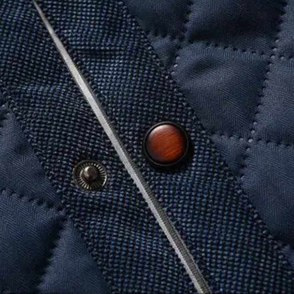 Jaqueta Masculina Casual Screen Romenzi RZ188 com isolamento térmico, conforto excepcional e design resistente.